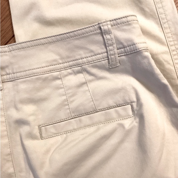 NWT GAP UTILITY POCKET KHAKI GIRLFRIEND FIT PANTS - SLIM HIPS TAPERED LEG - Picture 8 of 15
